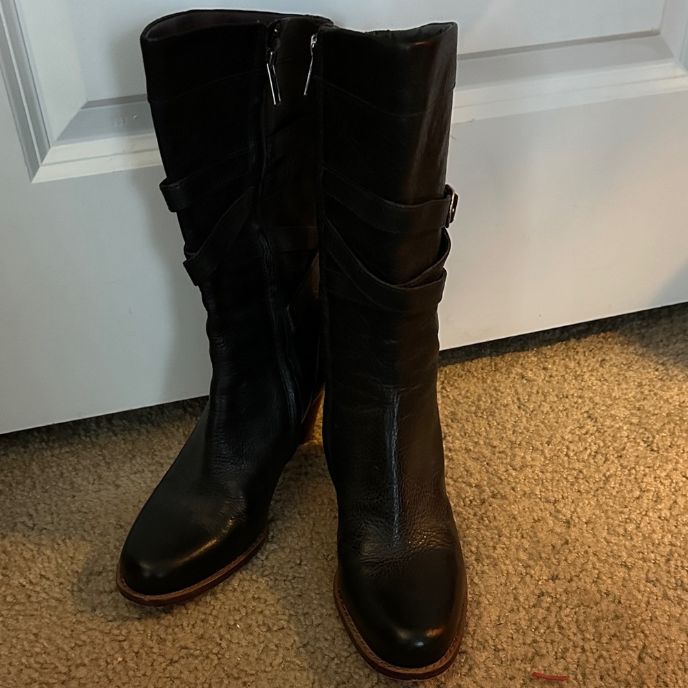 UGG Black Leather Heeled Boots euc